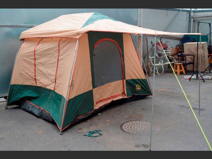 CAMPMASTER LAGOONA CABIN 4-PERSON TENT