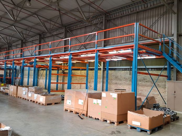 Shelving / Mezzanine Floor (STC)