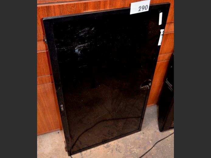 SD SWIFT 32" L.E.D. TV [Switches on, Damaged] ### LICENCE PLEASE ###