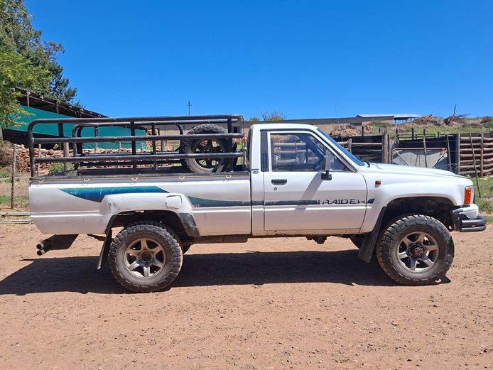 1995 Toyota Hilux 2.4 (4x4) Enkelkajuit