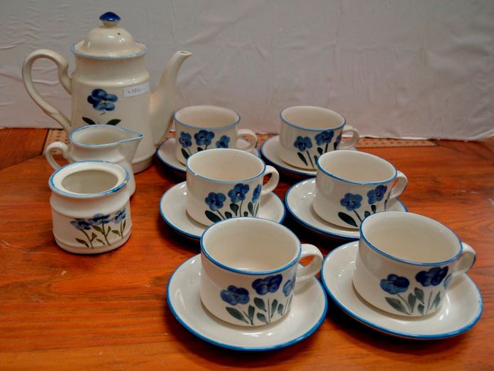 BLUE & WHITE 16-PIECE COFFEE SET