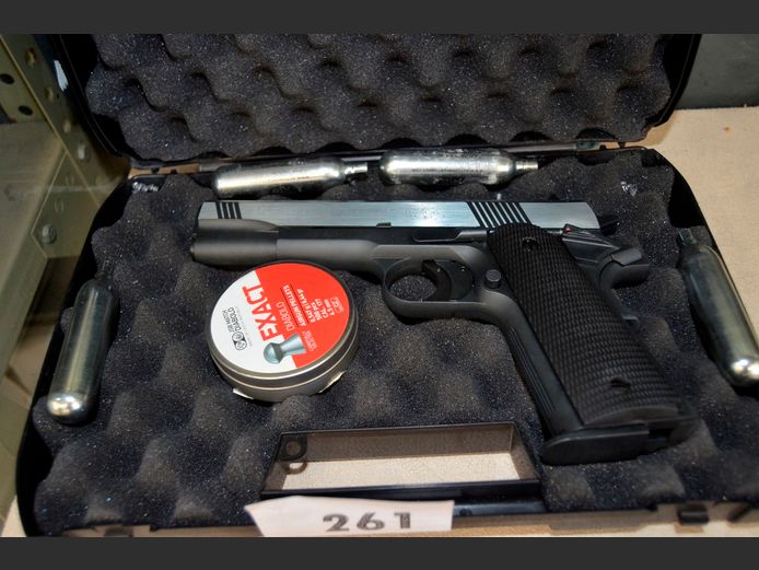 COLT GOVERNMENT 1911A AL AIR PISTOL WITH CO2 CANISTER, PELLETS & CASE