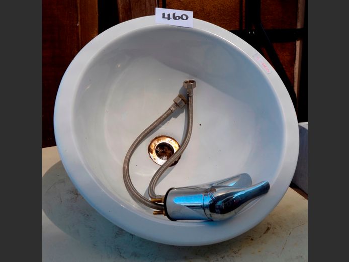WHITE CERAMIC BASIN & A MIXER TAP