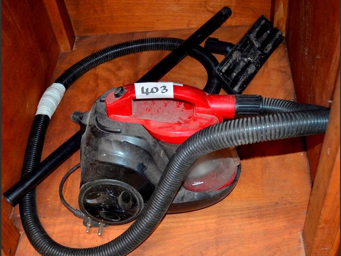 BISSELL VACUUM CLEANER [Switches on, untested further]