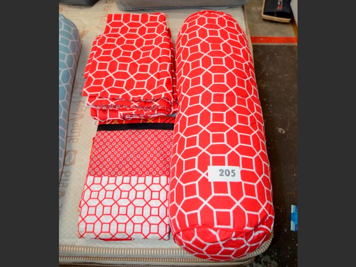 RED & WHITE CURTAINS, BOLSTER CUSHION, DUVET COVER & PAIR CONTINENTAL PILLOWCASES