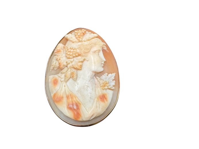 Antique High-Relief Carved Shell Cameo Brooch / Pendant – Classical Bacchante (Maenad) with Grape Harvest, Gold-Toned Bezel Mount