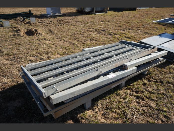 Galvanised Hekke