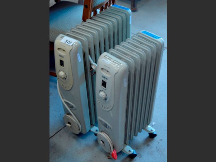 LOT: 9-FIN & 5-FIN OIL HEATERS [Switch on]