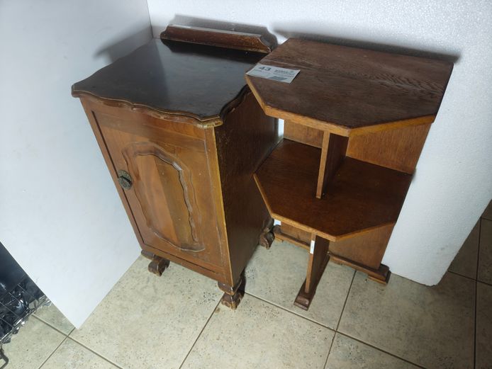 2 X WOODEN CABINETS