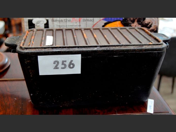 CAST IRON BREAD POT, 26 x 12 x 13cm