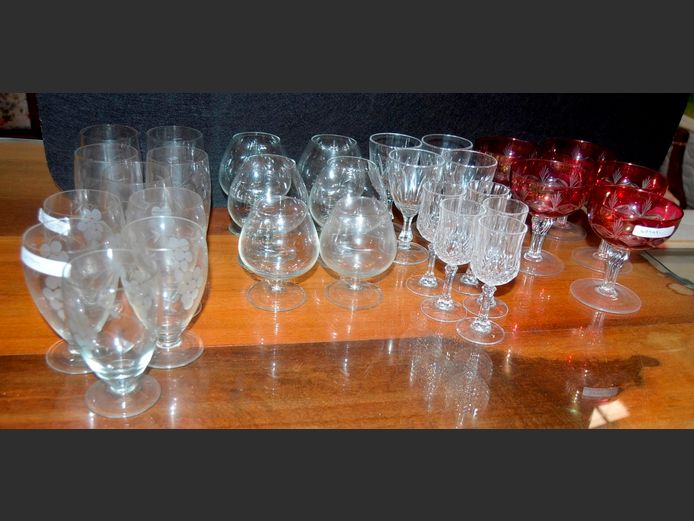 ASSORTED DRINKING GLASSES: CHAMPAGNE COUPES, SHERRY, WINE, etc INCLUDING CRANBERRY CUT GLASS