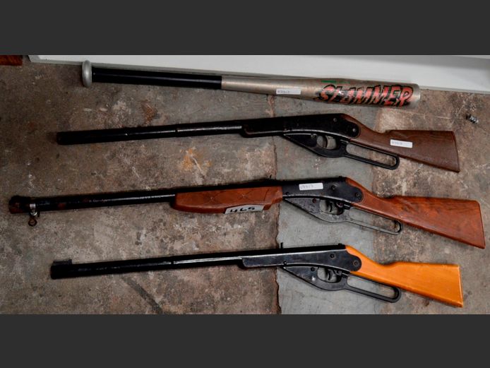 LOT OF 3: VINTAGE DAISY GUNS, 88cm Lonf, 77cm Long [In need of restoration] & A ALUMINIUM BASEBALL BAT