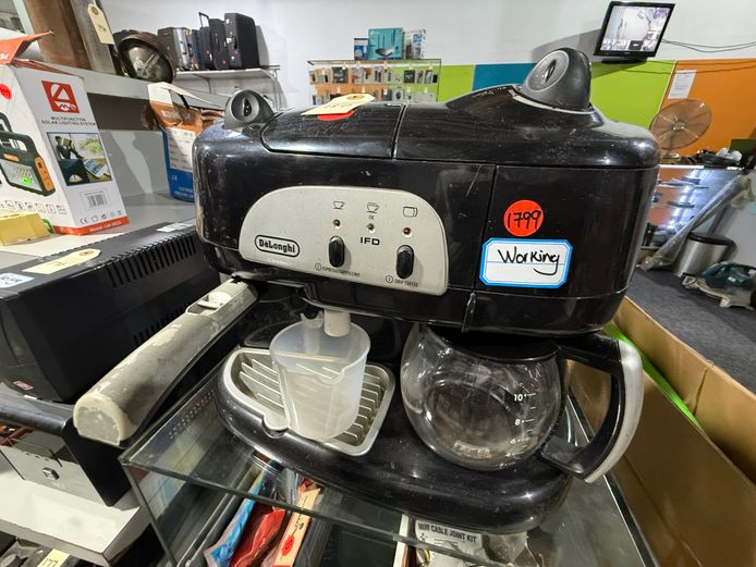 Delonghi Coffee Machine 