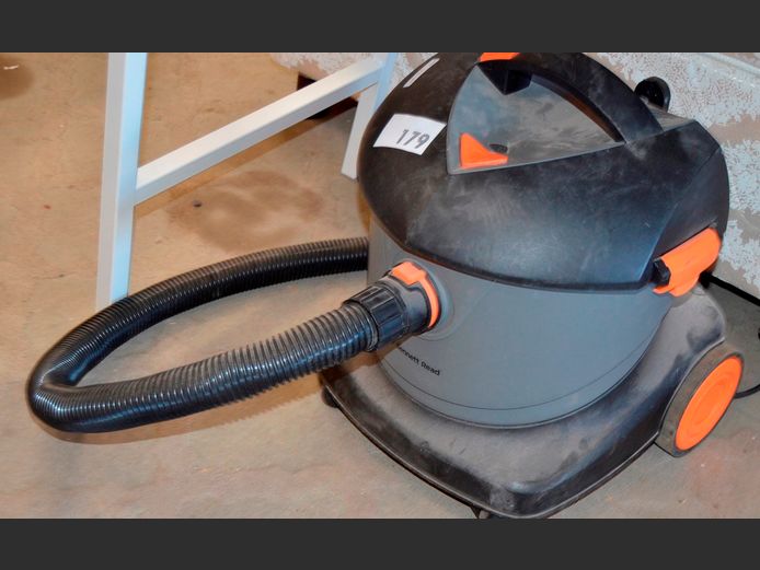 BENNETT READ VACUUM CLEANER [No attachments, Dead]