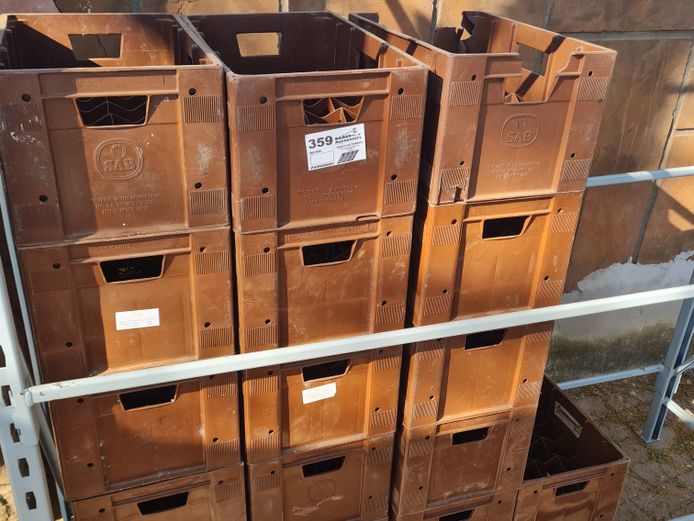 LOT BEER CRATES