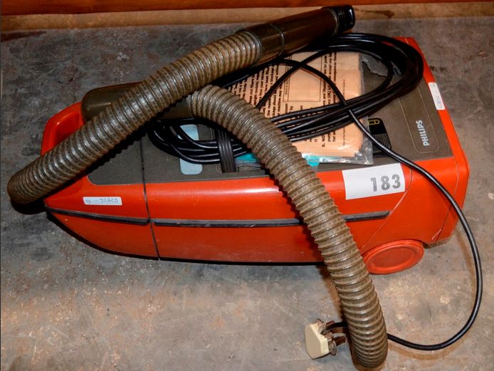 PHILIPS VACUUM CLEANER [Switches on, untested further]