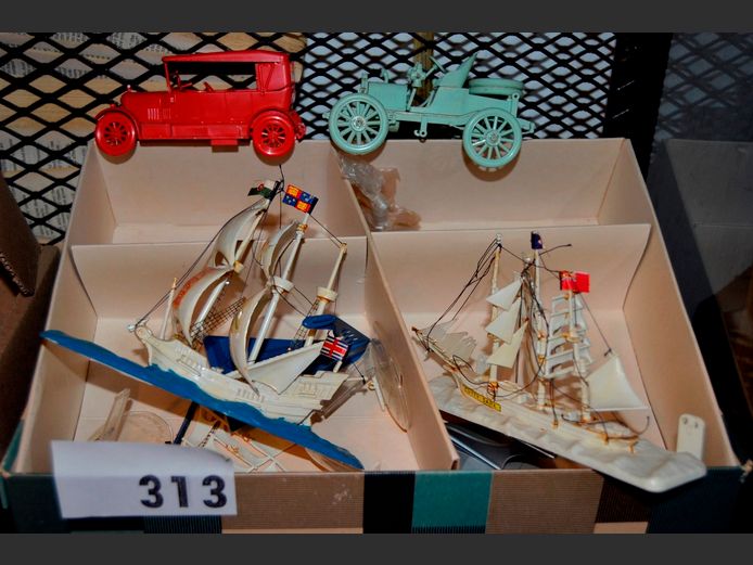 LOT OF 4 AIRFLEX MODELS: 2 x BOATS & 2 x CARS