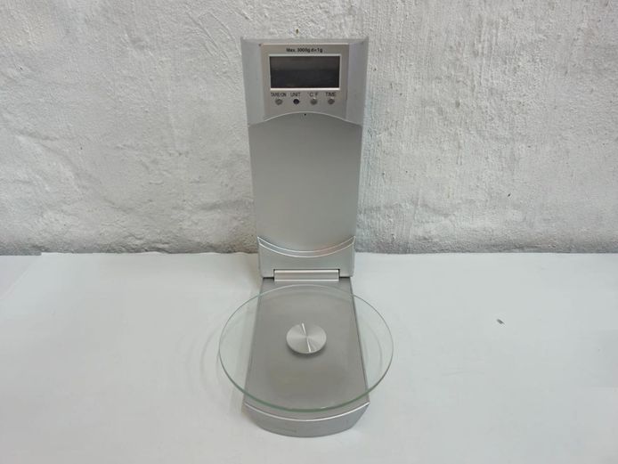 Digital Kitchen Scale with Glass Platform (Max 3000g/1g)