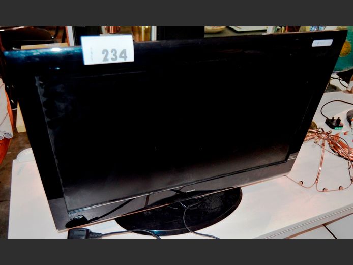 BUSH 24" FULL HD TV ON STAND WITH BUILT-IN DVD PLAYER [UK Plug, No Remote, Switches on, screen cracked] ### LICENCE PLEASE ###