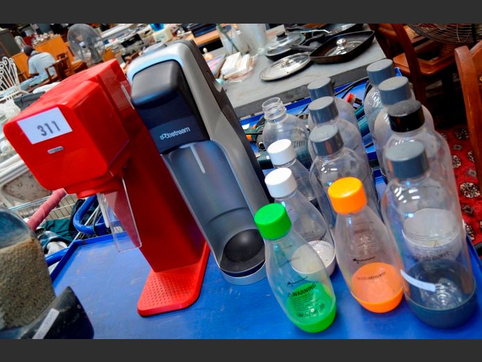 LOT: 2 x SODA STREAM MACHINES & BOTTLES [Untested]