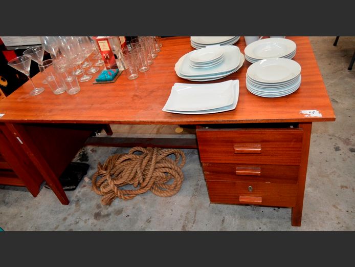 SAPELE MAHOGANY 3-DRAWER DESK, 150 x 83 x 74cm [In need of attention]