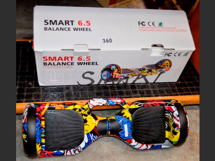 6" HOVERBOARD [Switches on]