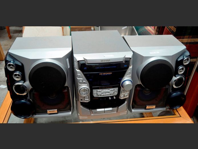 SHARP HI-FI WITH PAIR SPEAKERS [Switches on, untested further]