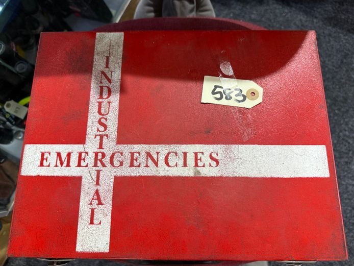 Box of Electrical Lugs & Terminals 