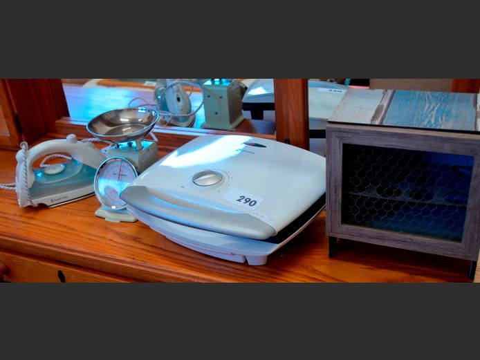 SAFEWAY GRILLER, RUSSELL HOBBS STEAM IRON, etc [Switch on, untested further]