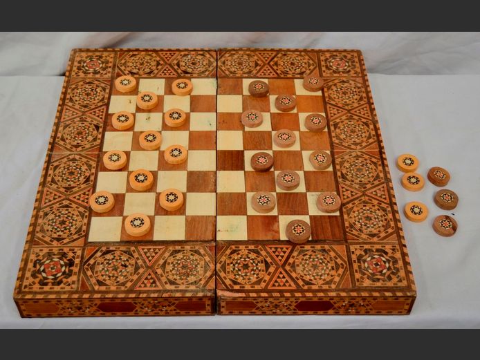 WOODEN INLAID CHESS BOARD/BACK GAMMON
