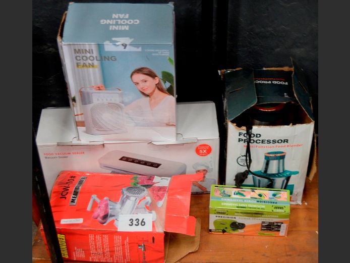 FOOD PROCESSOR, MANUAL MINCER, VACUUM SEALER, etc [Switch on, Untested further]