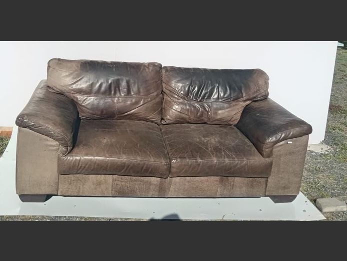 CORICRAFT BROWN LEATHER 2-SEATER  COUCH