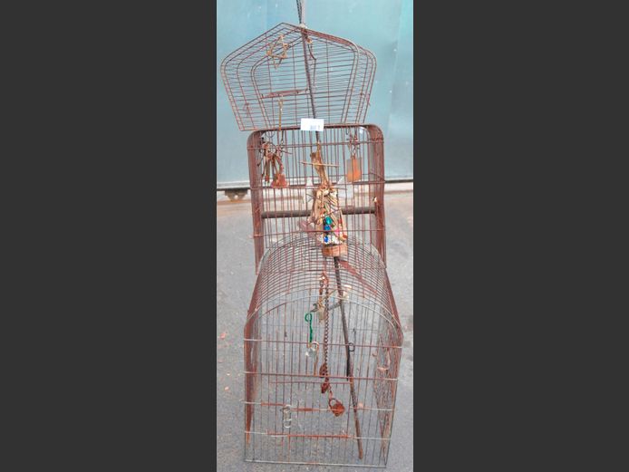 LOT: 3 x METAL BIRD CAGE ORNAMENTS, 51 x 52 x 150cm [Rusted]
