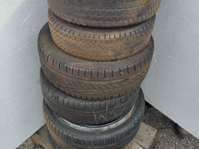 LOT RIMS AND TYRES