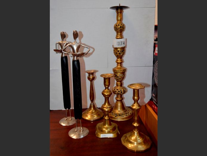 VARIOUS BRASS CANDLESTICKS & PAIR METAL & WOOD FIGURAL CANDLE STANDS