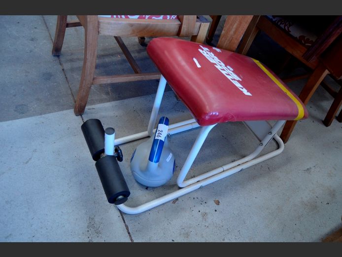 VETTER SPORT WORKOUT BENCH & AN 8kg KETTLE BELL