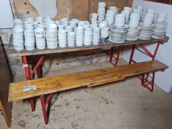 EVENTS TABLE AND BENCHES