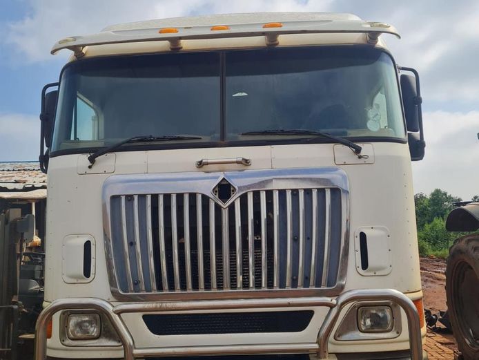 🚛 2010 International 9800i Cab – Non-Runner