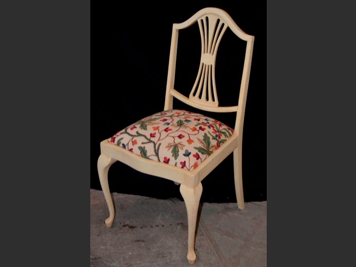 WHITE PAINTED HARP BACK DINING CHAIR WITH FLORAL UPHOLSTERED SEAT