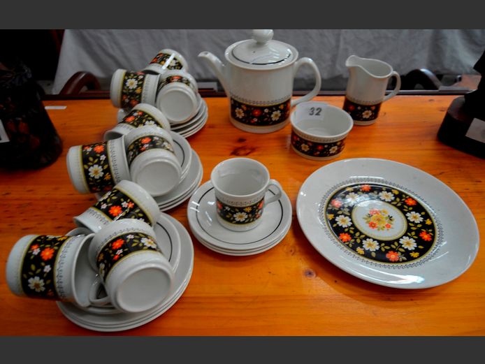 RIDGWAY IRONSTONE BLACK & WHITE FLORAL PATTERNED 36-PIECE PART TEA SERVICE