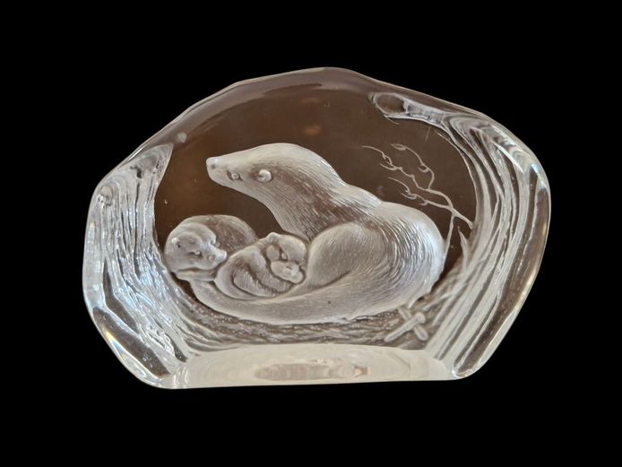 Vintage Dartington Crystal Otter Paperweight