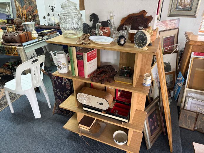 Shelf with all contents included