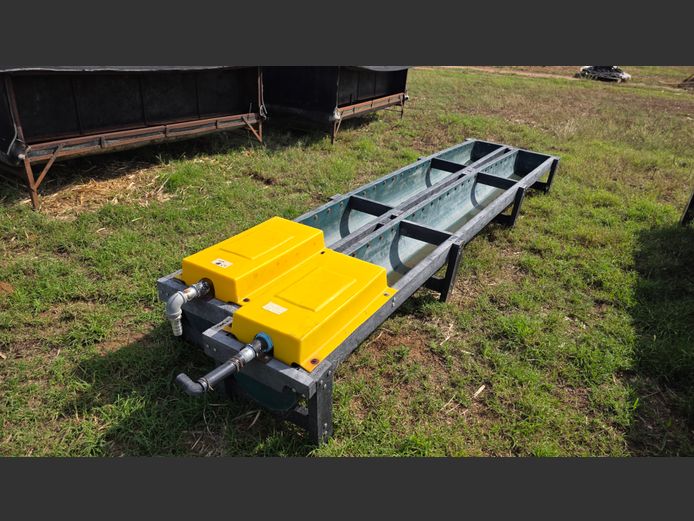 Trog tek water krippe x 2 - 3m elk