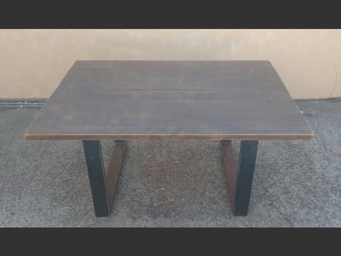 STAINED OAK TOP & METAL BASE COFFEE TABLE, 121 x 91 x 56cm