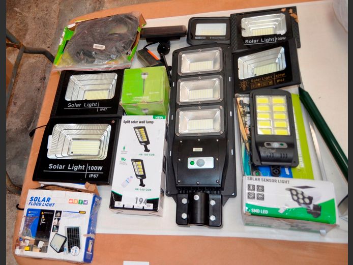 ASSORTED SOLAR FLOODLIGHTS, STREET LIGHT, etc [Untested