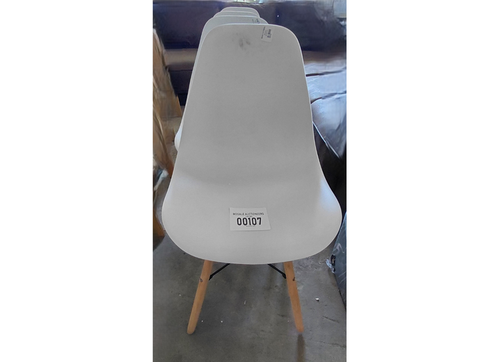 LOT OF 4 WHITE DINING CHAIRS