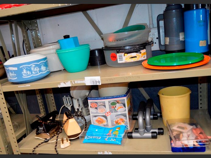 LOT ON 2 SHELVES: MOULINEX HAND MIXER, FLASKS, etc [Switches on, untested further]