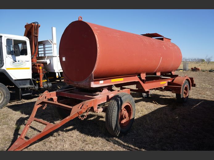 Rooi Waterkar 8000L