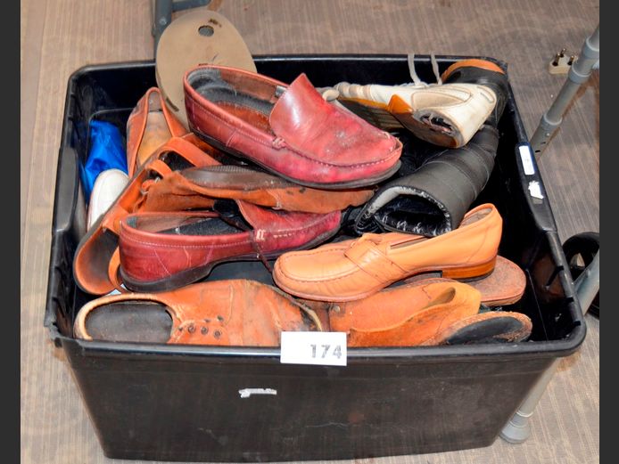 ASSORTED SHOES [Excl. Crate]