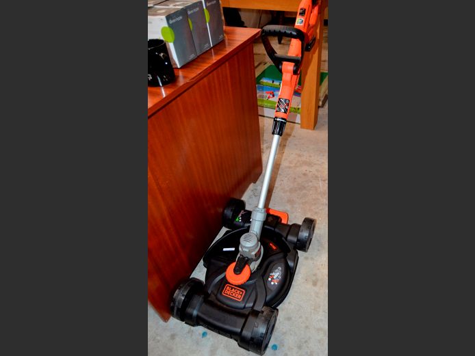 BLACK & DECKER 3-IN-1 MOWER/TRIMMER & WEEDEATER [Dead]
